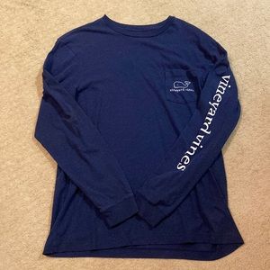 Size medium Vineyard Vines long sleeve tee! Barely worn. Unisex